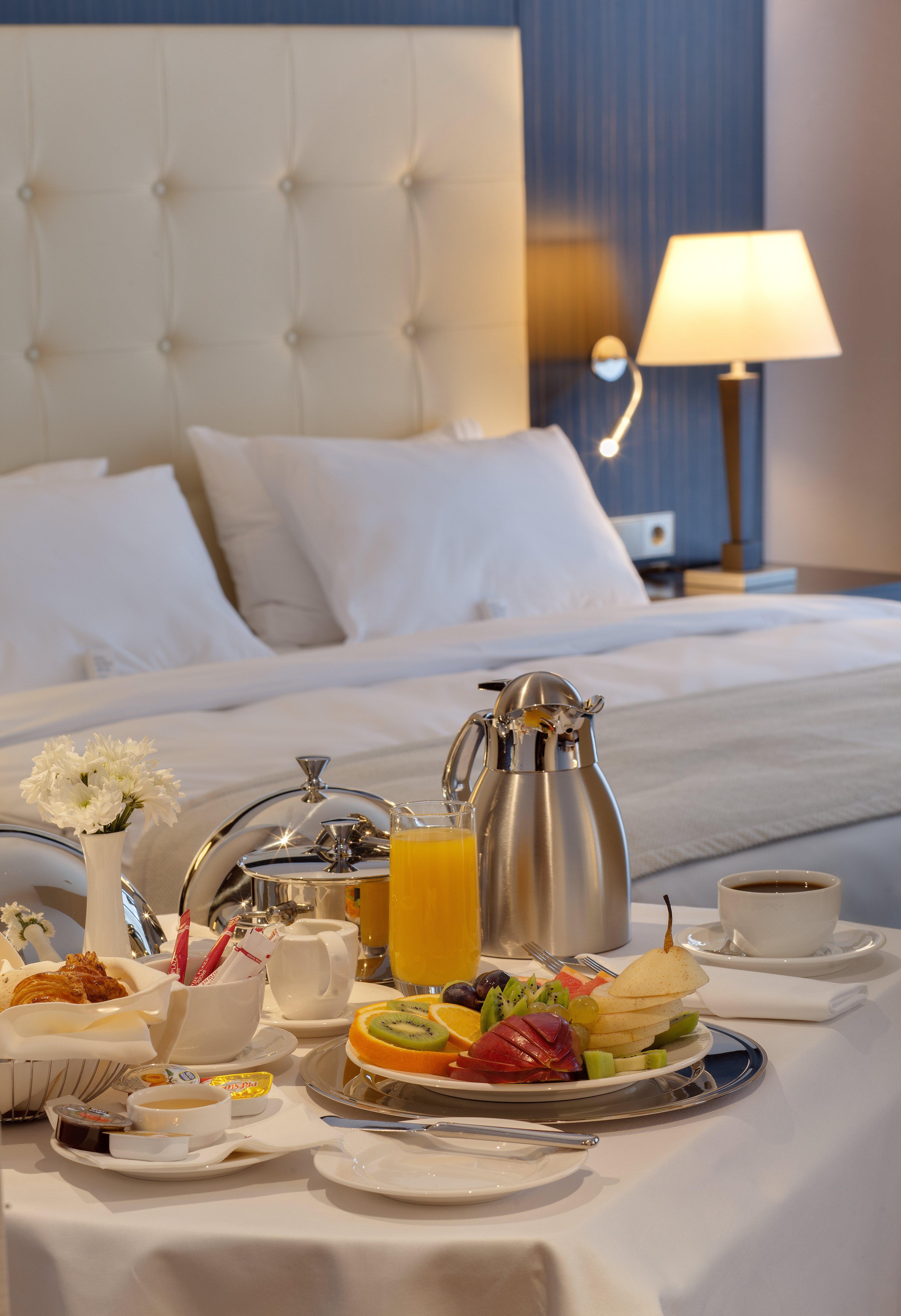 Crowne Plaza - Borjomi By Ihg Hotel Buitenkant foto Room service