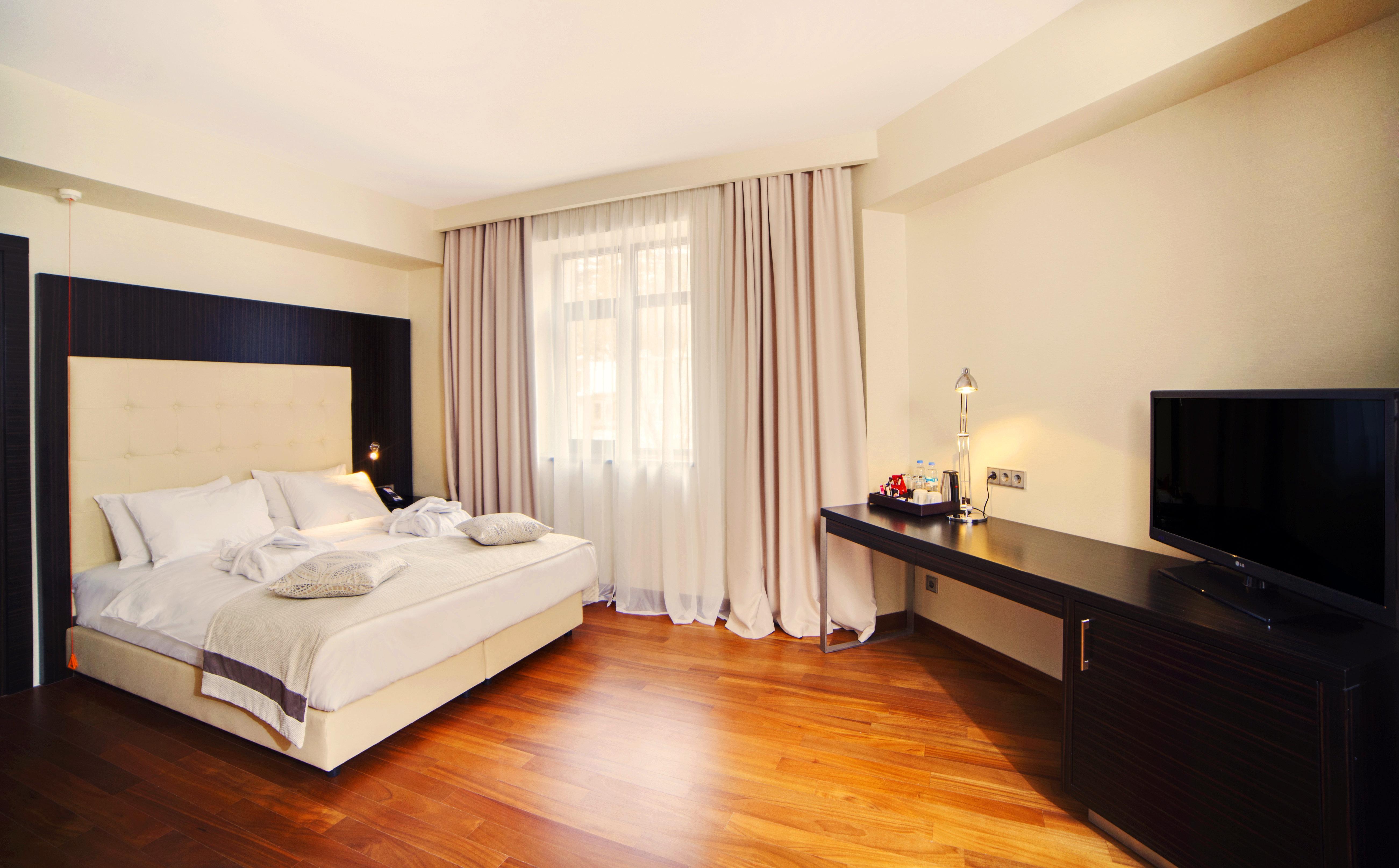 Crowne Plaza - Borjomi By Ihg Hotel Buitenkant foto A room at the hotel