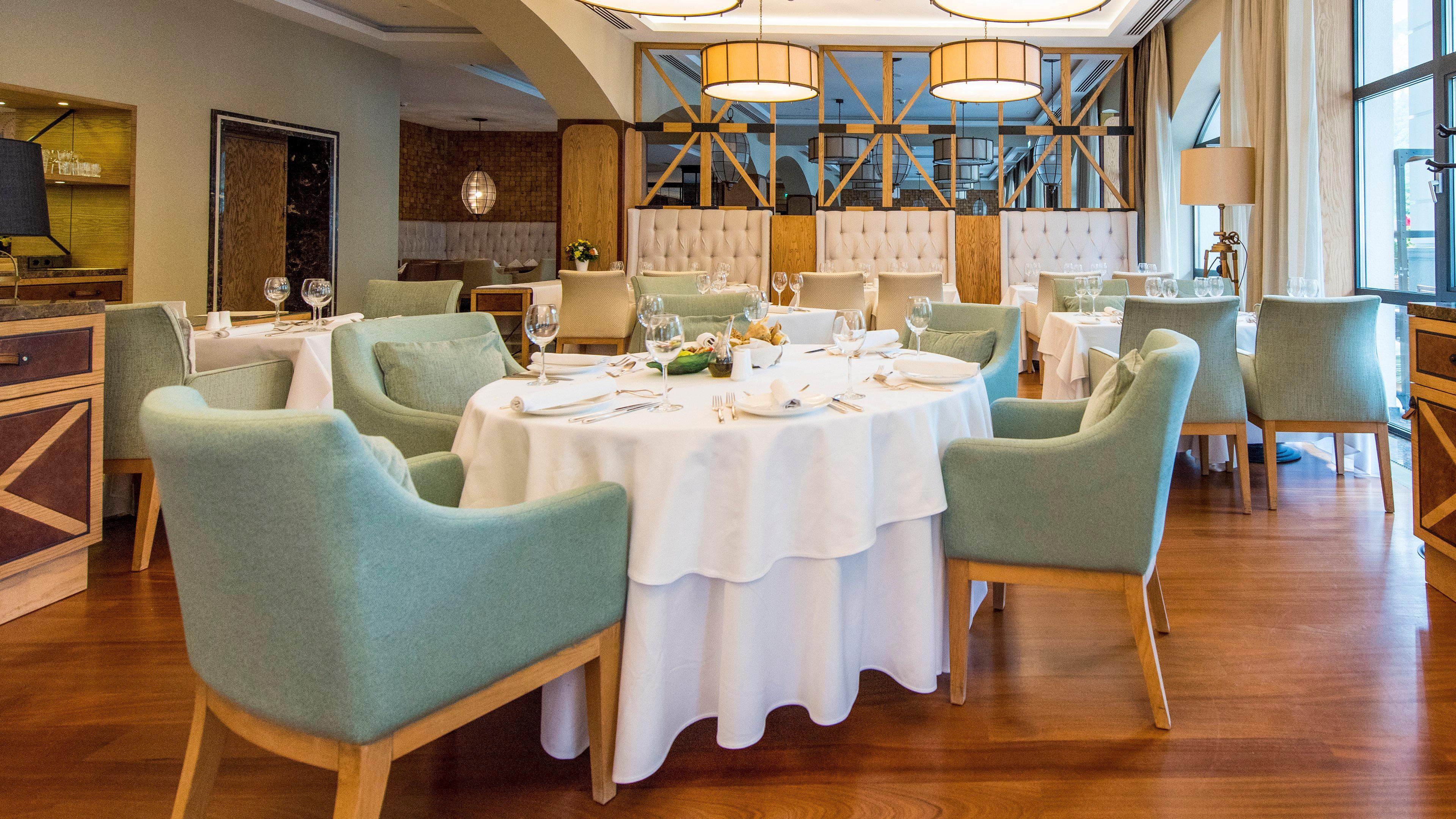 Crowne Plaza - Borjomi By Ihg Hotel Buitenkant foto Restaurant